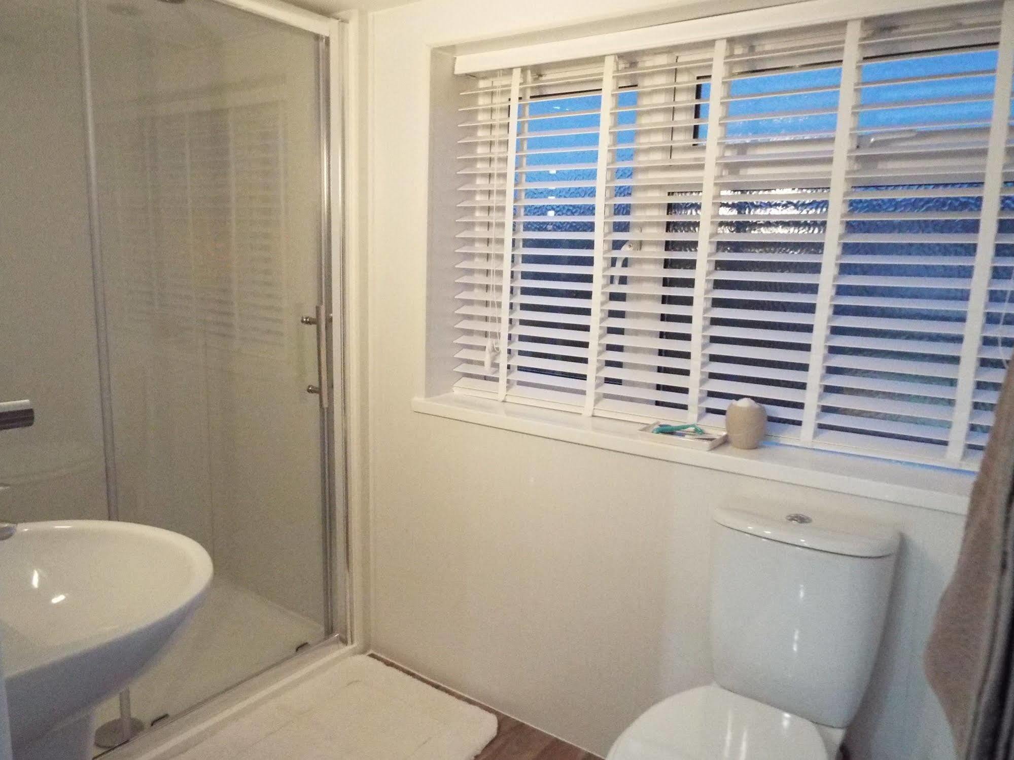 Guston Guest House Dover Esterno foto